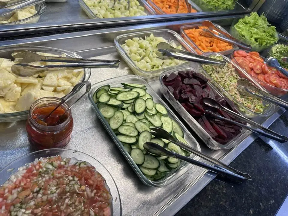 Bufê de saladas do Chaplin